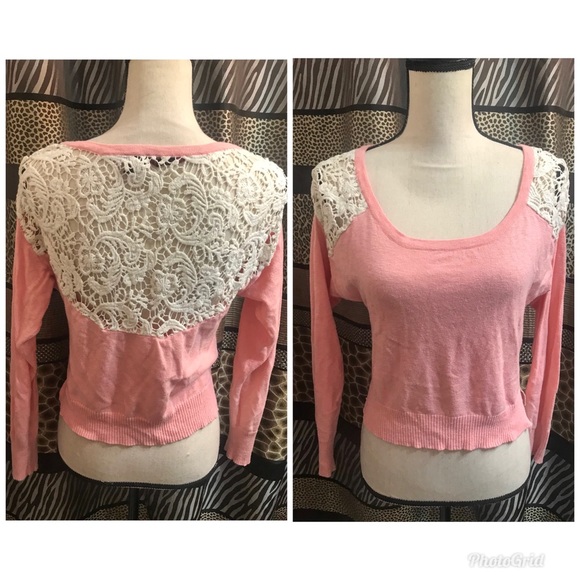 Pink cropped crochet sweater - Picture 3 of 3